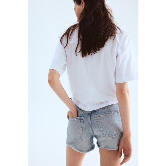 H&M High-Waist Denim Shorts in Light Denim Blue - Picture 3 of 6